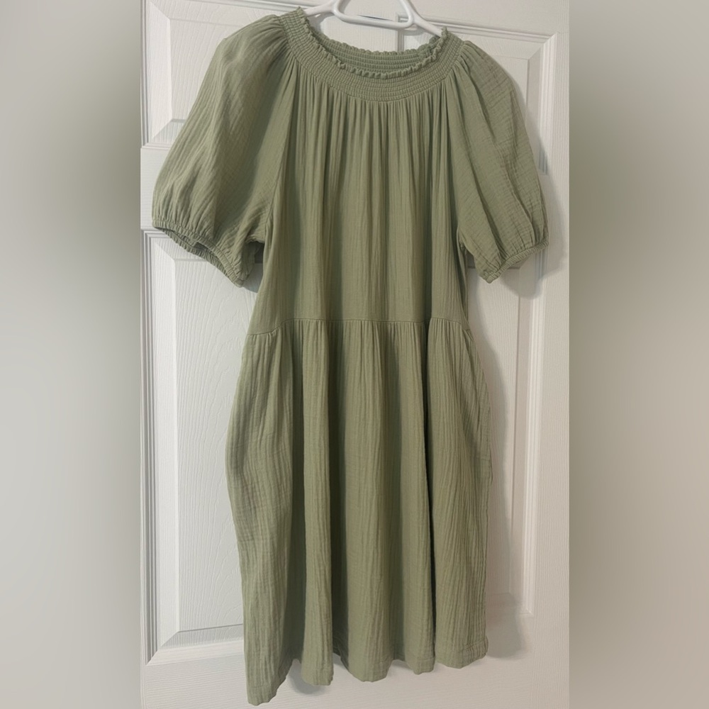 UNIVERSAL THREAD CITRON GREEN DRESS Medium 
NWOT